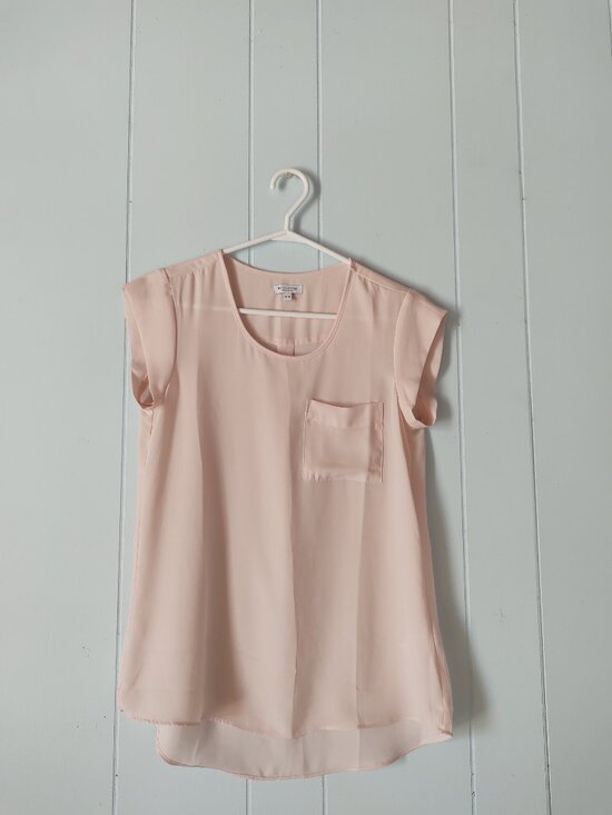 Reitmans Tops - Reitmans Light Pink R Essentials Cap Cleeve Blouse With Pocket
